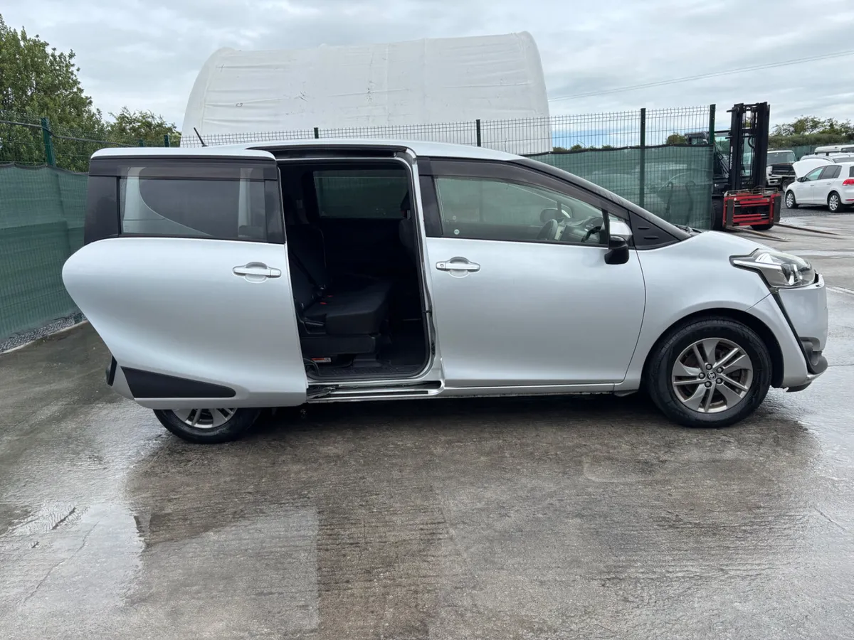 2016 Toyota Siesta Automatic 7 seater - Image 2
