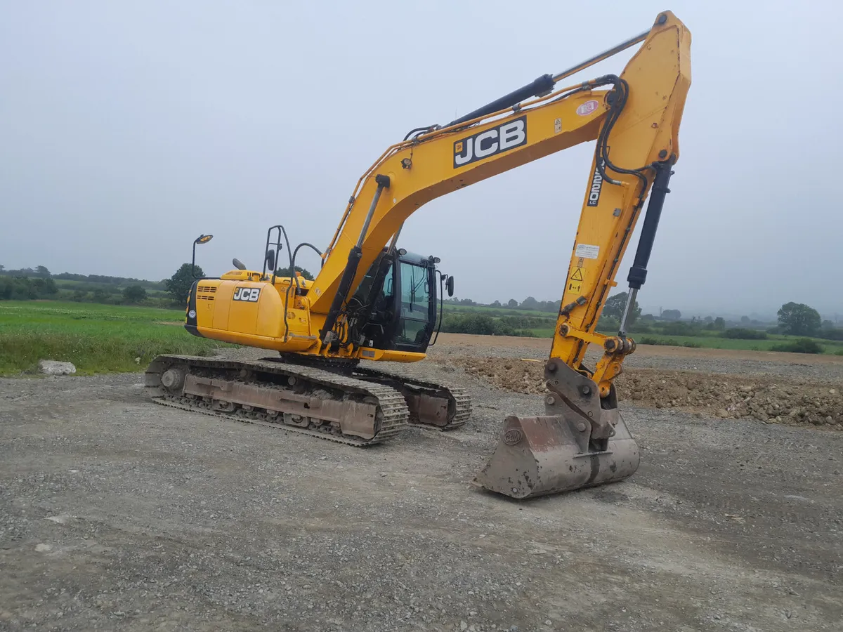 JCB JS220 2016 (17990) - Image 1