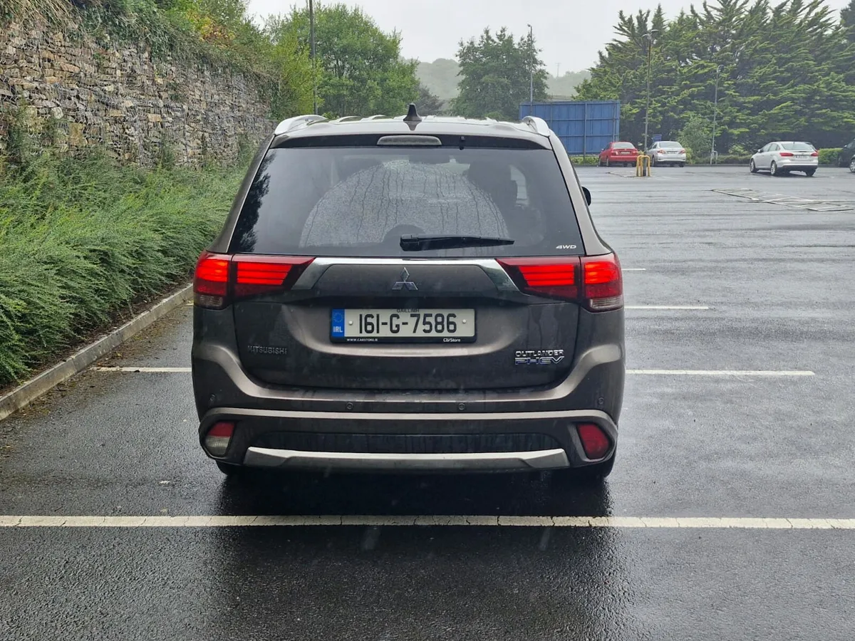 2016 Mitsubishi Outlander 2.0 Phev - Image 3