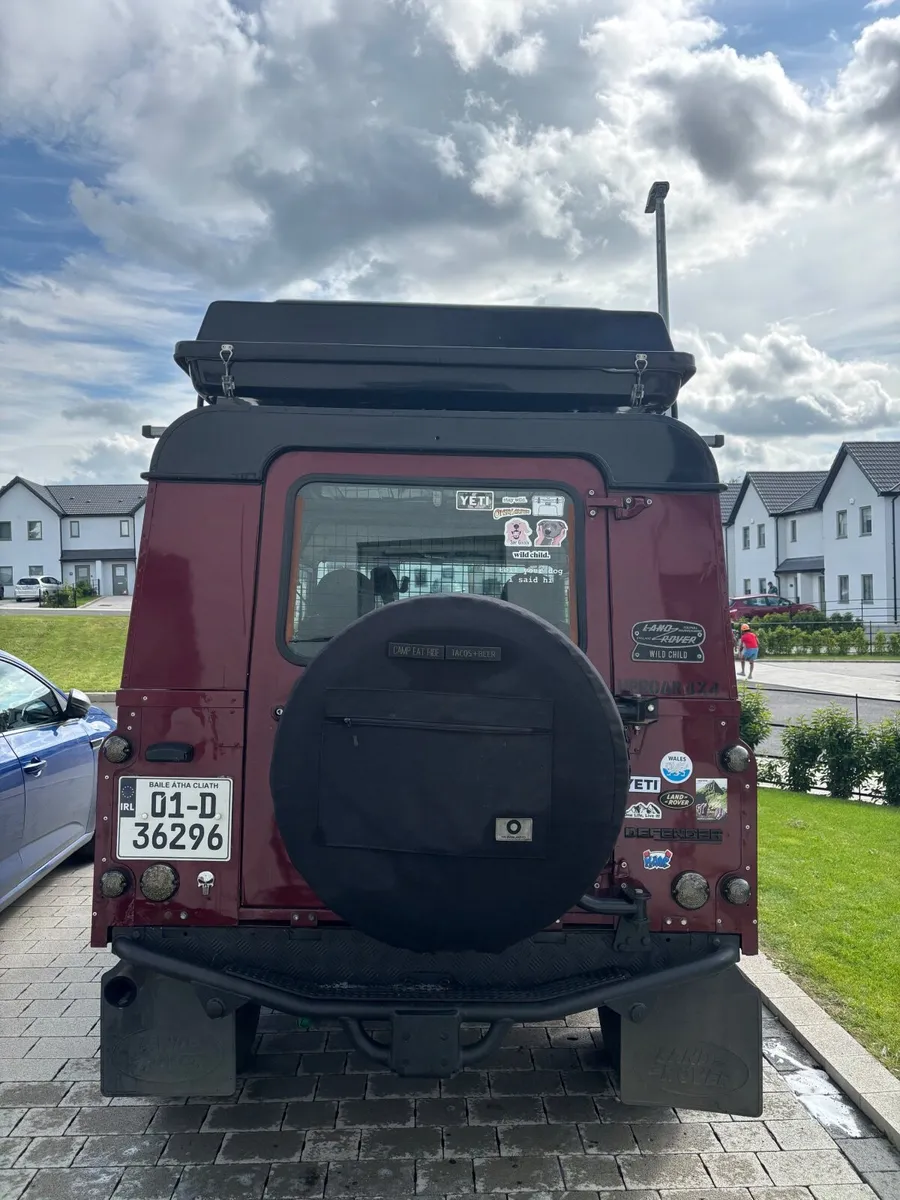 Land Rover Defender 2001 - Image 3