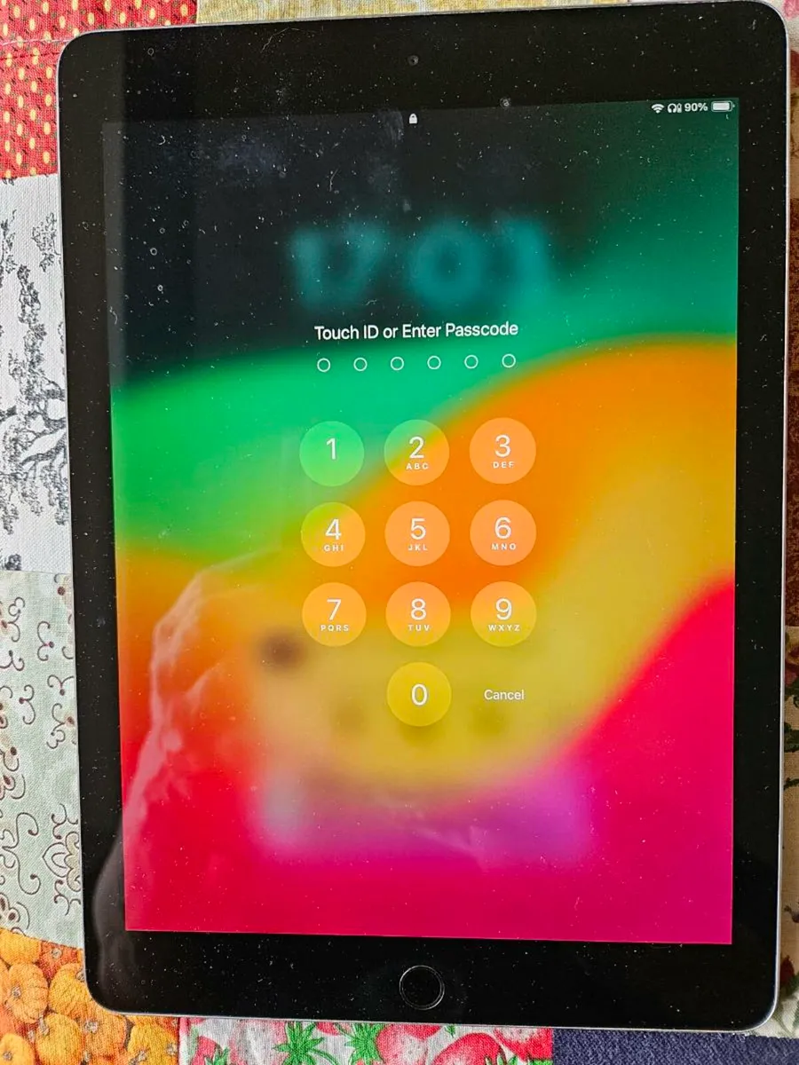 Ipad 128GB 6th Gen - Image 1