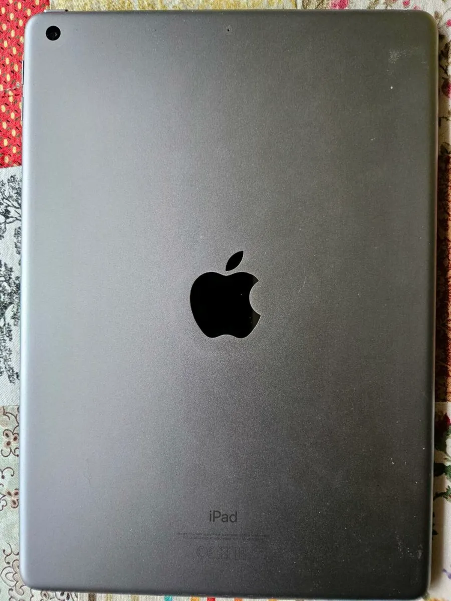 Ipad 128GB 6th Gen - Image 2