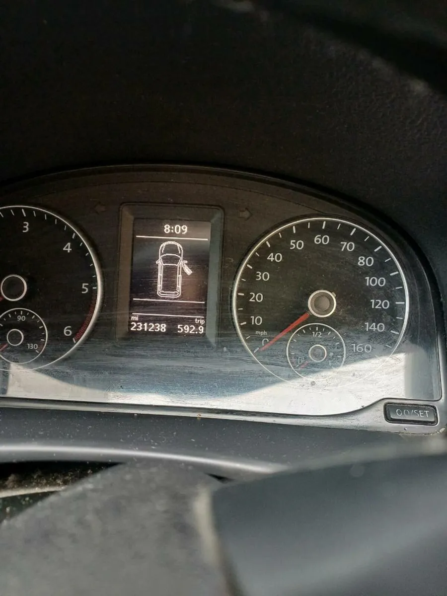 Volkwagon Touran 1.6 diesel - Image 4