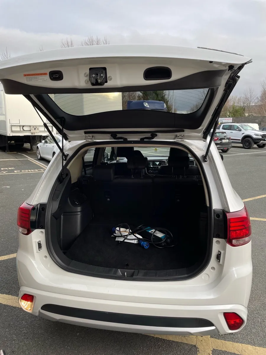 Mitsubishi Outlander - Image 4