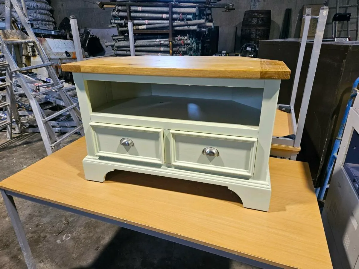 Tv stand - Image 1