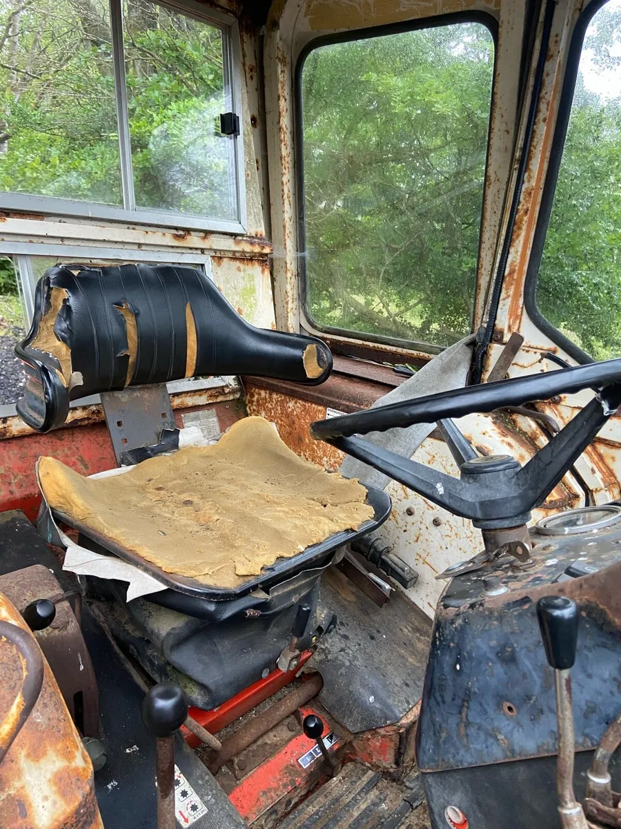 David Brown 1210 + loader - Image 2