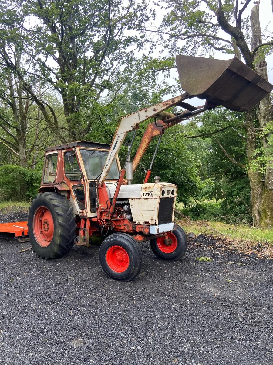 David Brown 1210 + loader - Image 1
