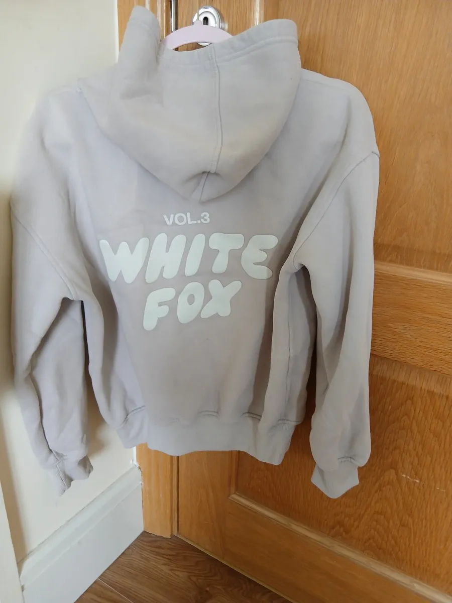 Moon White Fox Jumper - Image 2