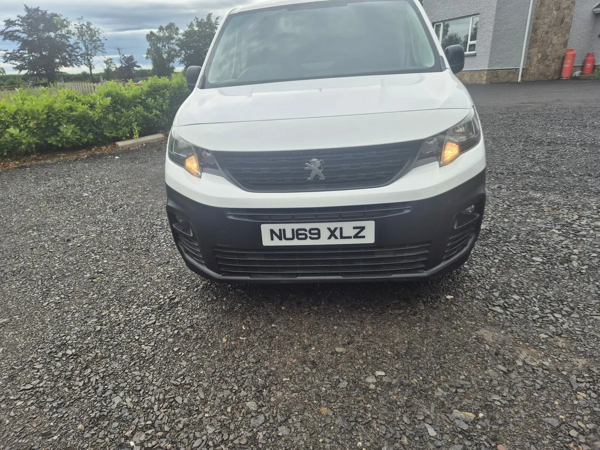 Van - Image 1