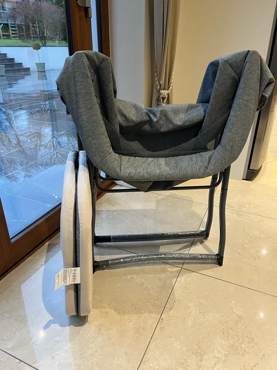 Baby Elegance Kangu Foldable Crib - Image 4