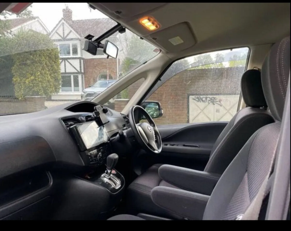 Nissan Serena 2013 - Image 1