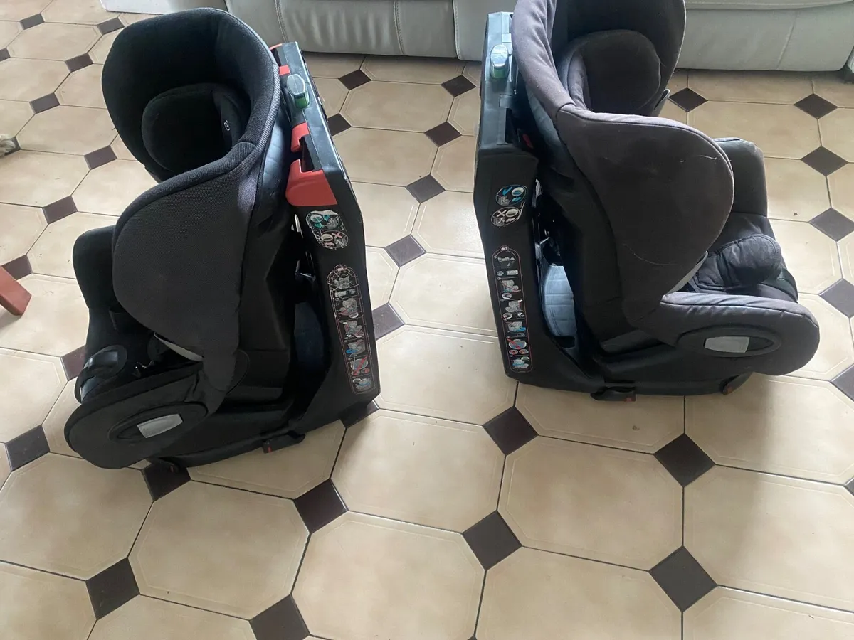 Maxi-cosi Axis car seats - Image 4