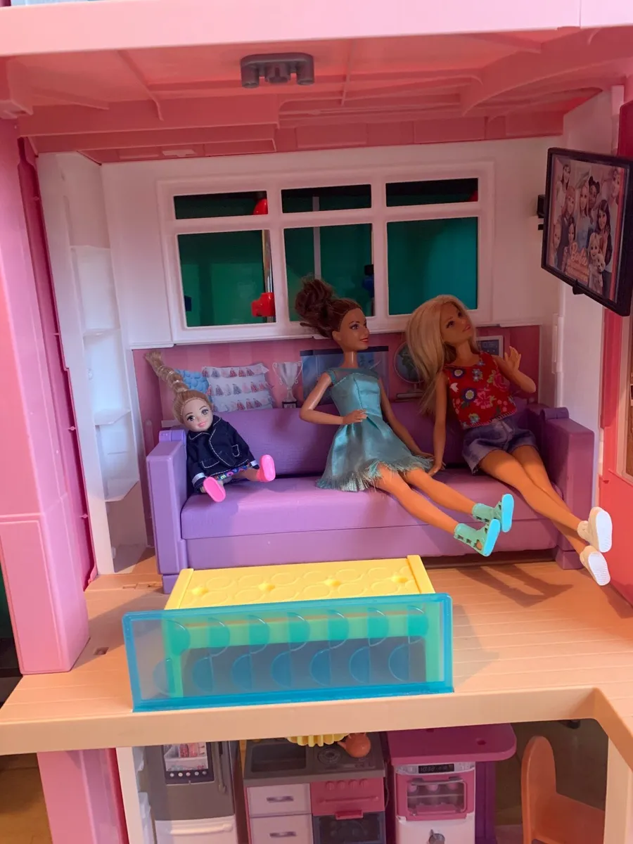 Dolls house(Barbie dream house) - Image 4