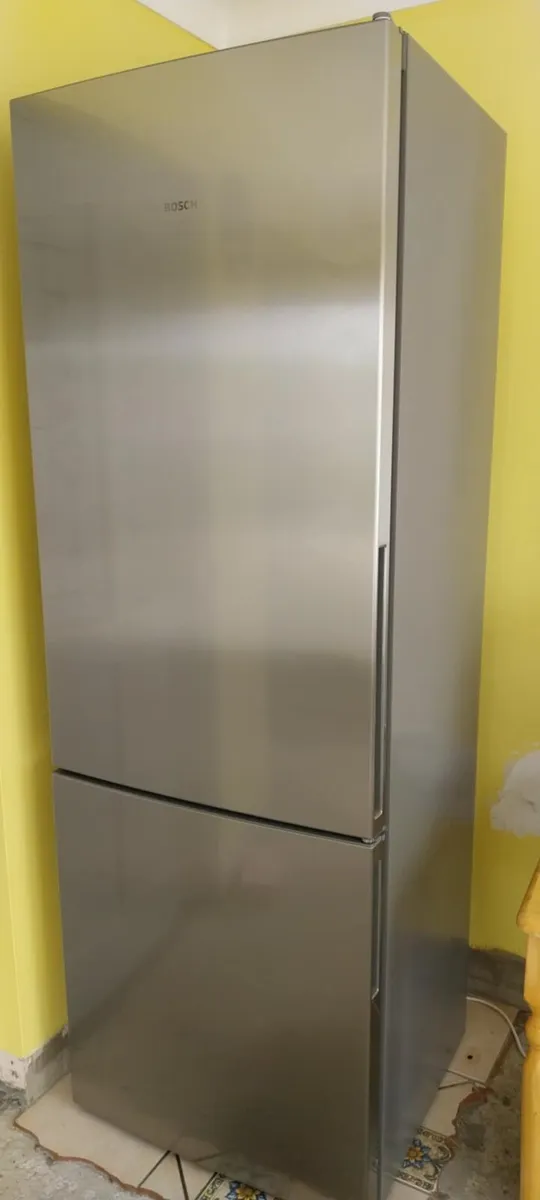 Fridge Bosch  KGE49A nearly new - Image 2
