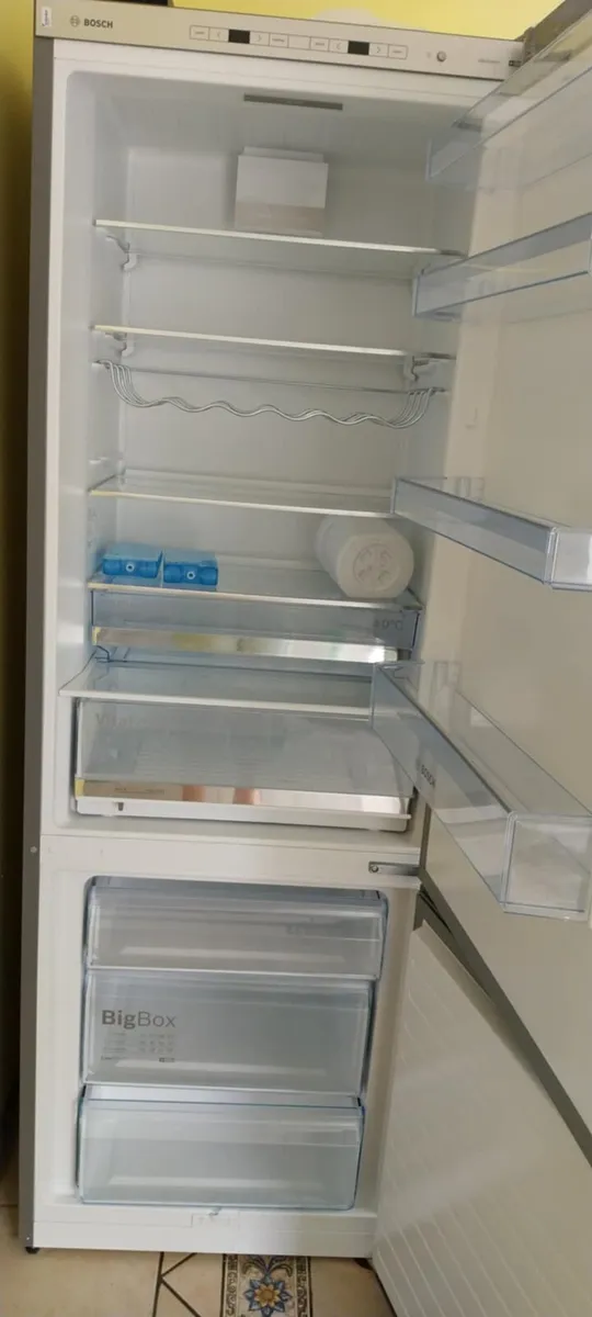 Fridge Bosch  KGE49A nearly new - Image 4