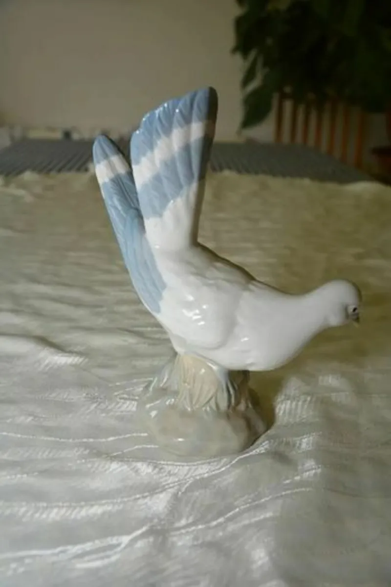 Spanish porcelain - pigeon - Image 4