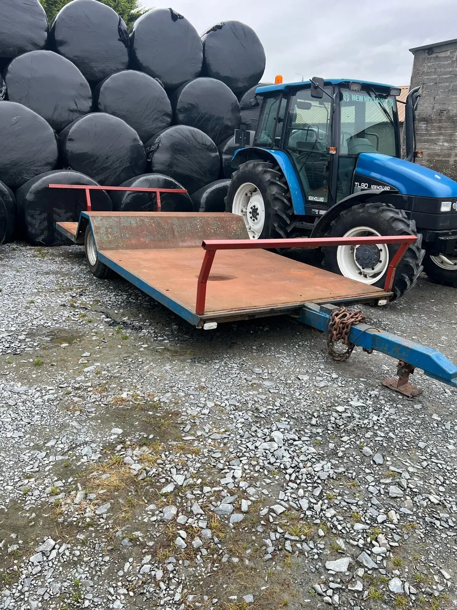 Bale trailer - Image 1