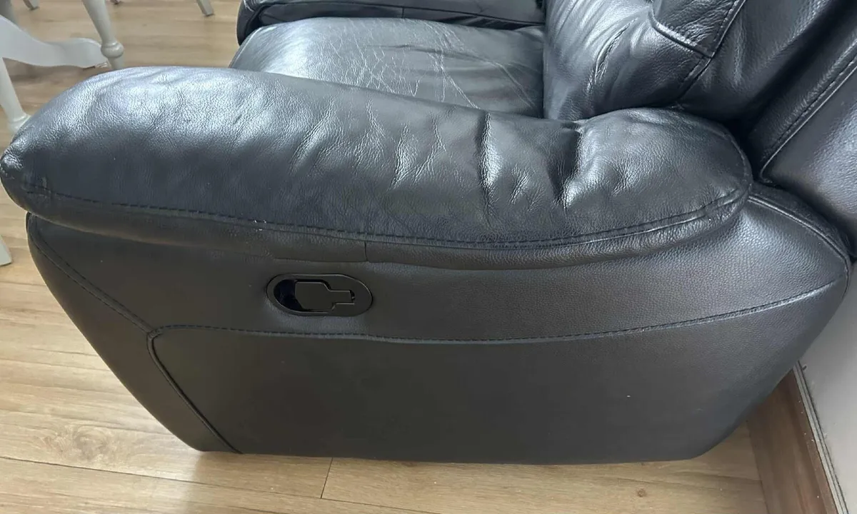 3 seater black leather sofa - Image 3