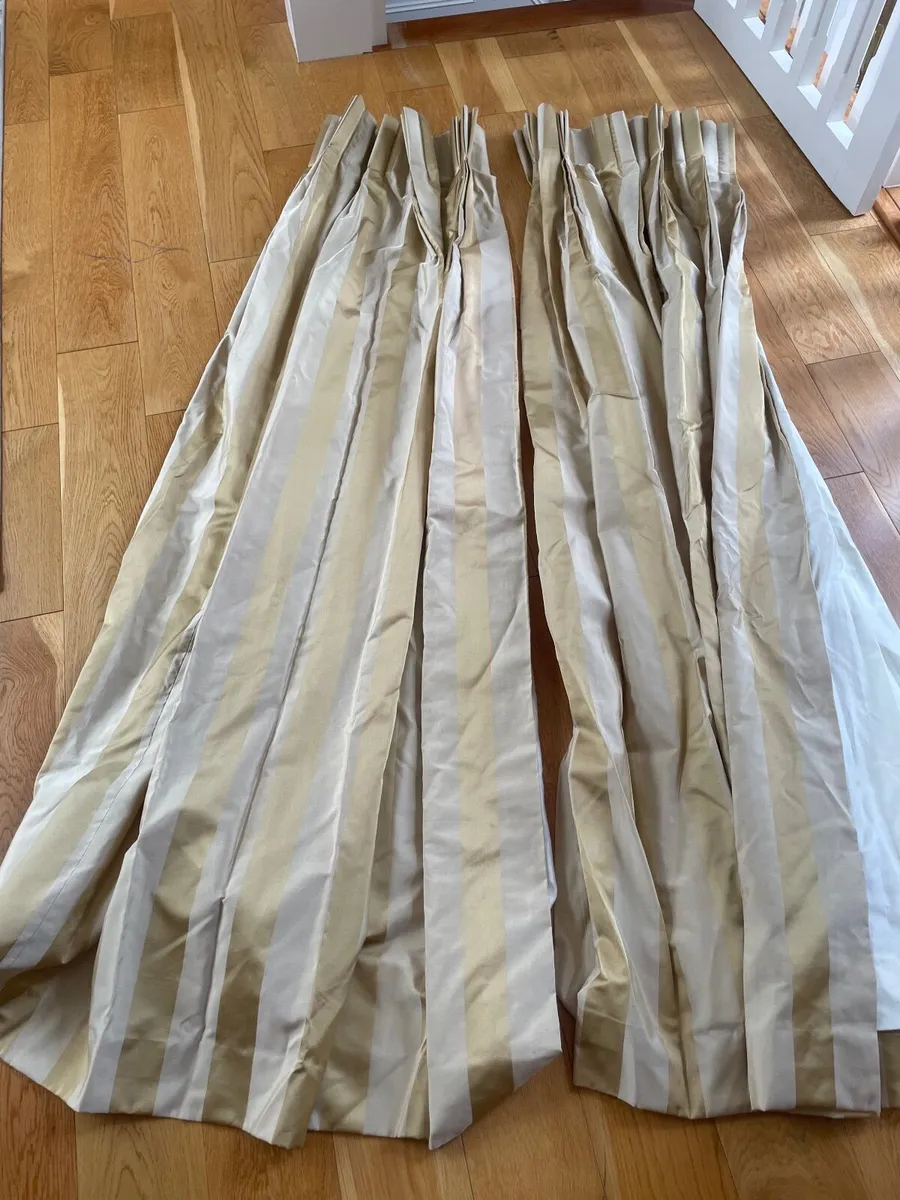 Curtains - Image 3