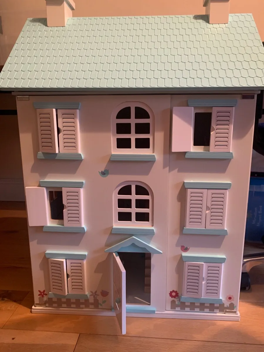 Three story Dolls house (wooden) - Image 3