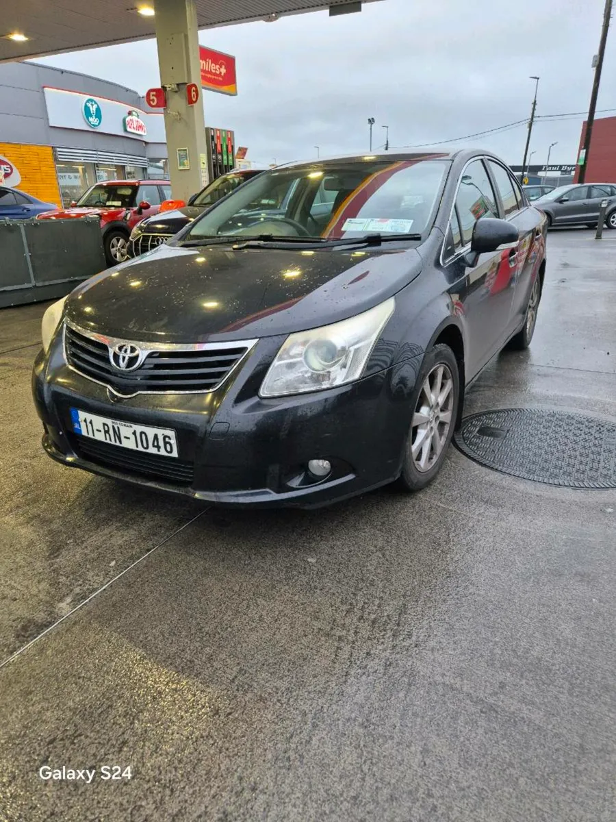 Toyota  Avensis  2011 Diesel - Image 2