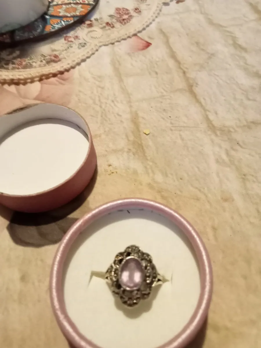 Beautiful vintage ring size M - Image 1