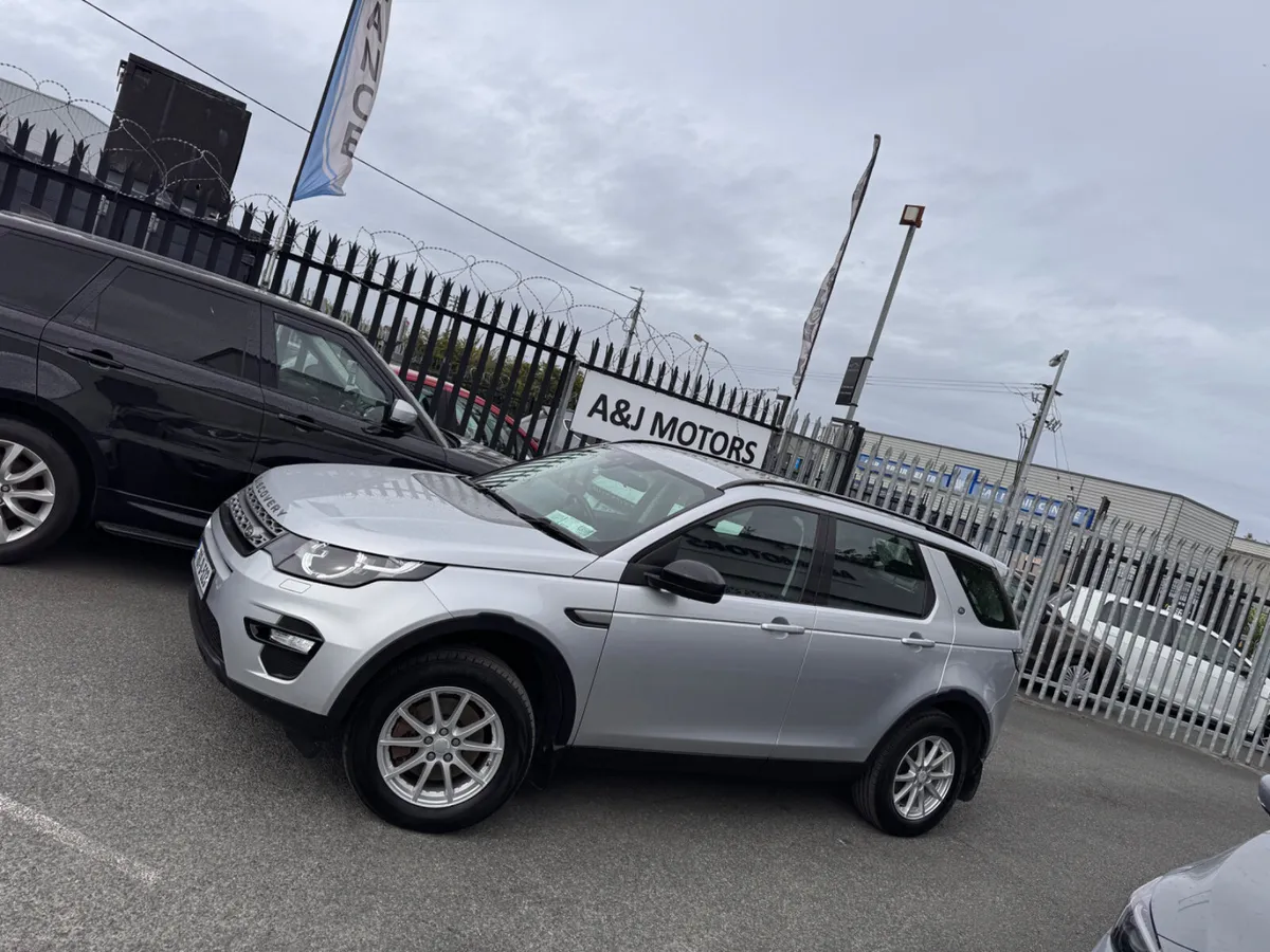 16 Land Rover Discovery Sport 7 Seats - Image 2
