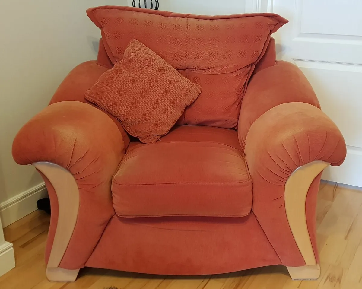 Sofa: 3+1+1 Suite of furniture for sale - Image 2