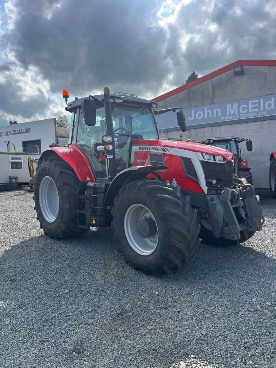 Massey Ferguson 7S.210 - Image 2