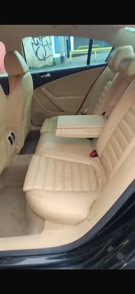 2009 Volkswagen Passat - Image 3