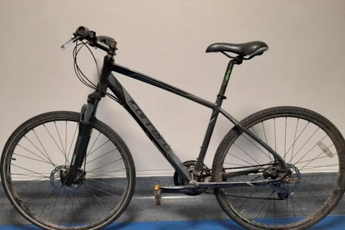 Carrera crossfire 2 disc brake bicycle