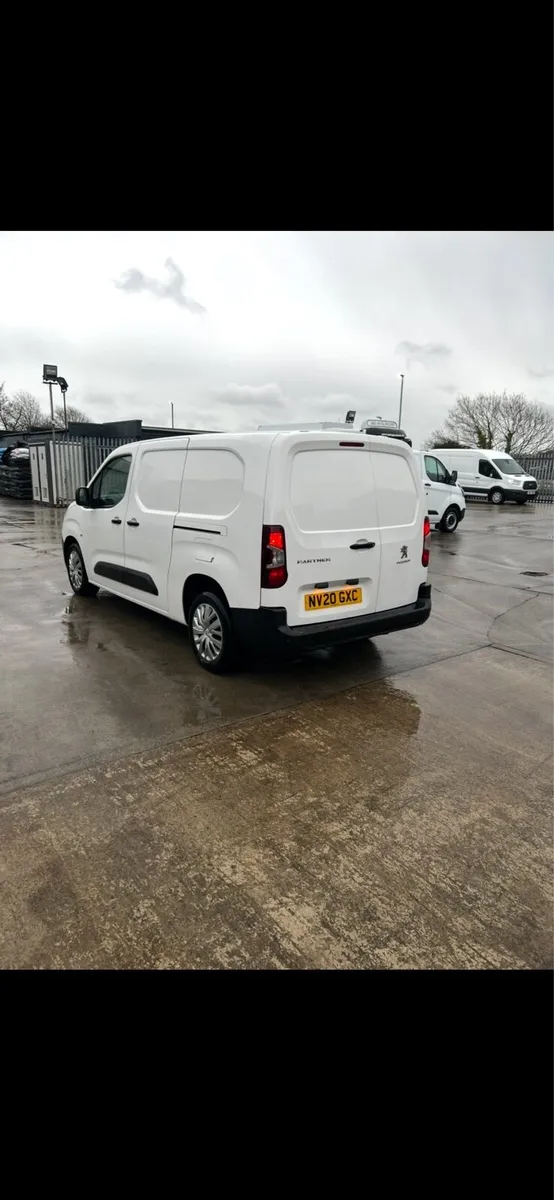 Peugeot partner crew van - Image 3