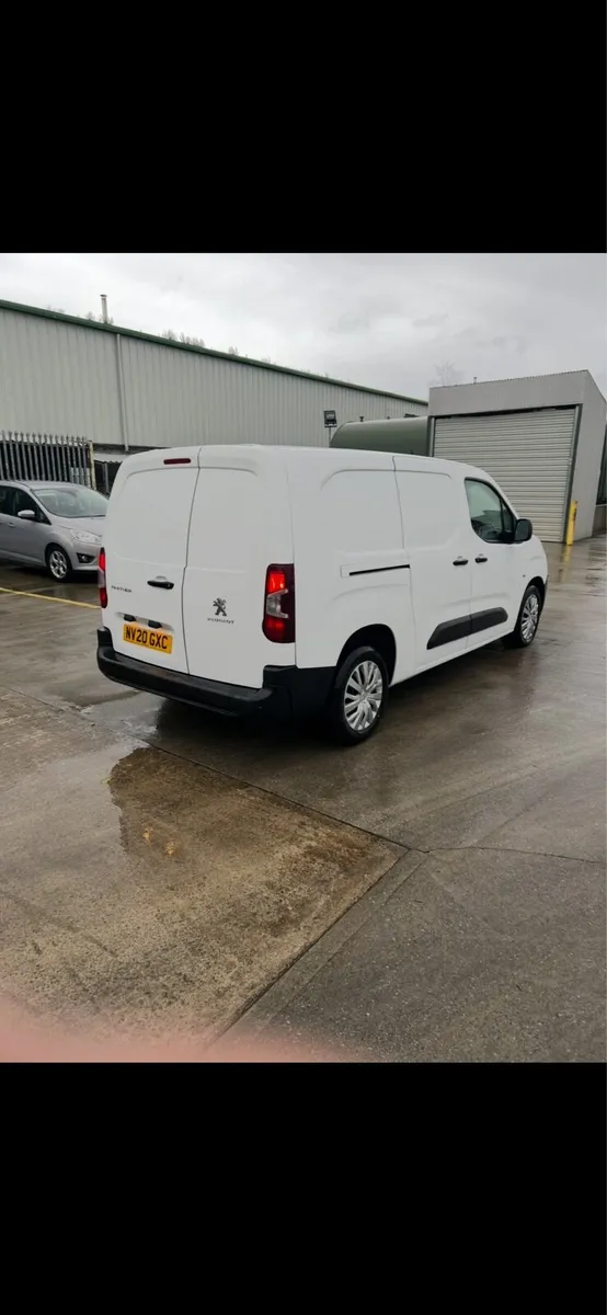 Peugeot partner crew van - Image 4