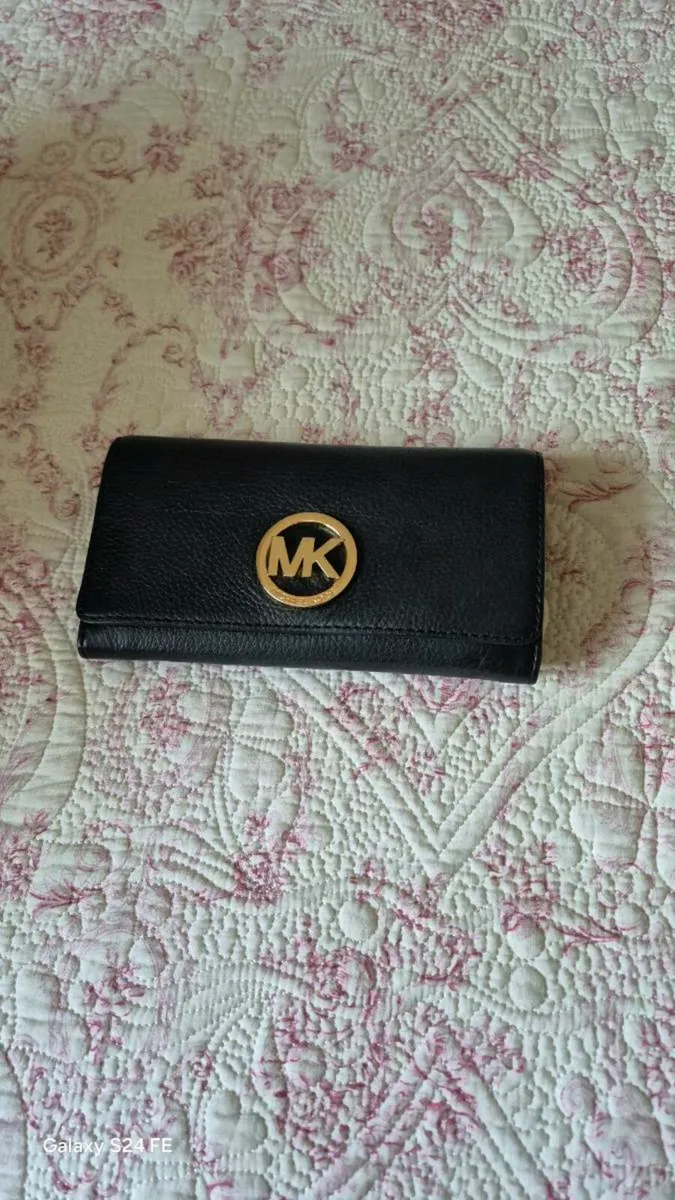 Handbags and wallet - Image 3