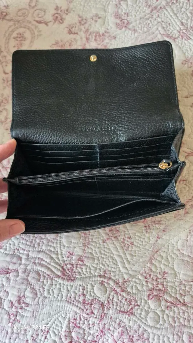 Handbags and wallet - Image 4