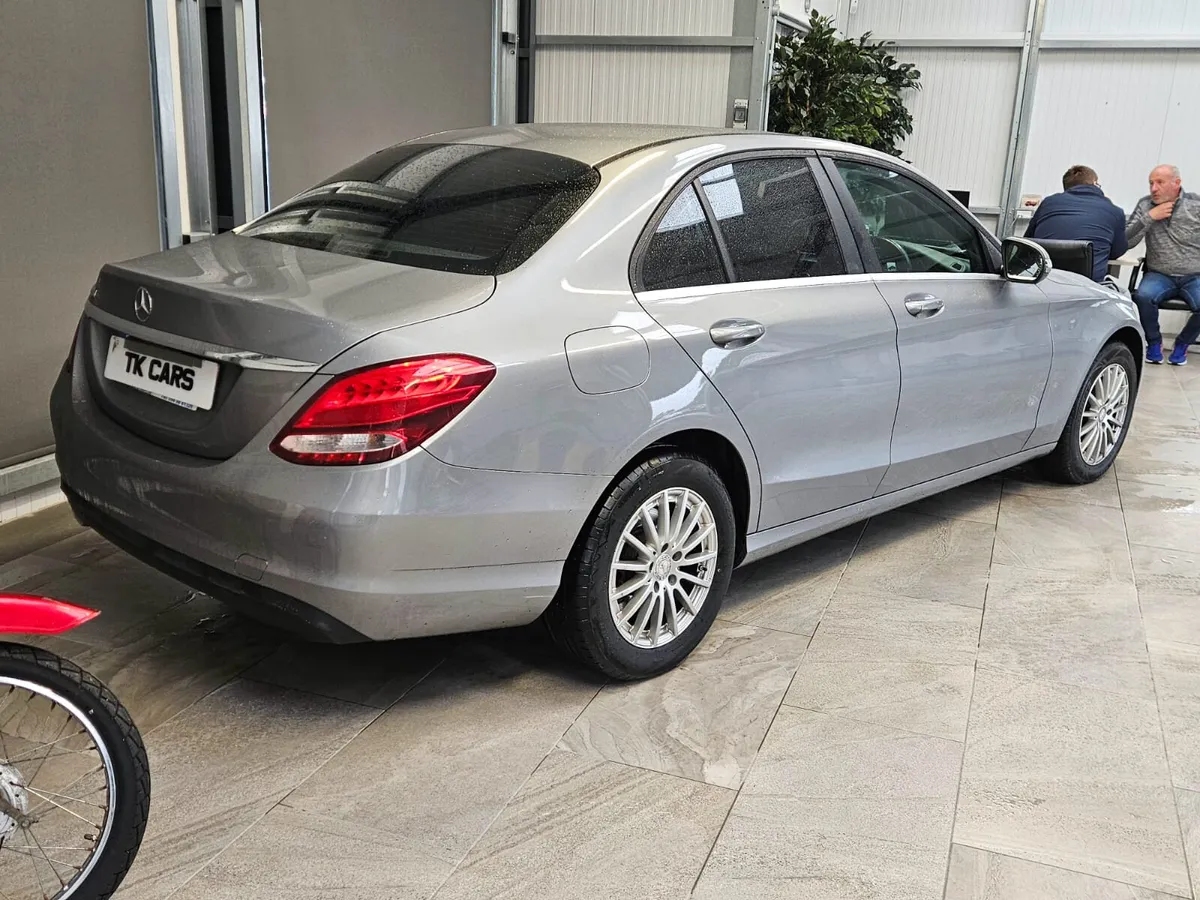 16 MERCEDES-BENZ C-CLASS - Image 4