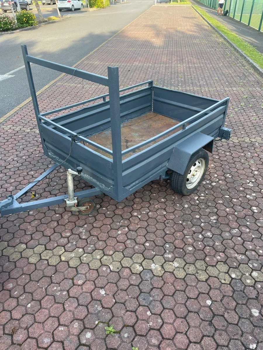 Trailer - Image 1