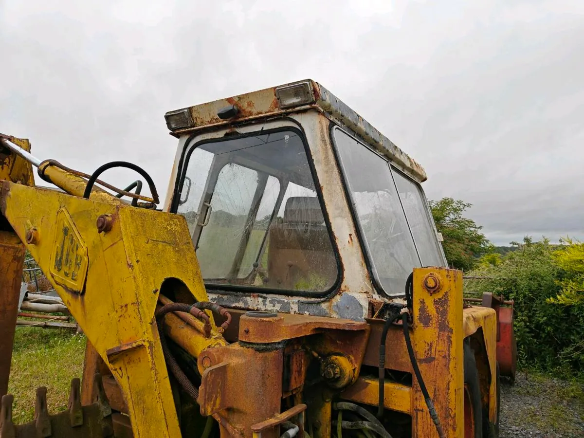 JCB 3C3 Digger - Image 3