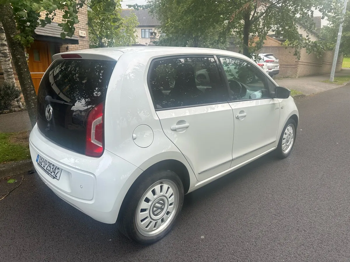 132 Vw Up 1.0 / Automatic Top spec - Image 4
