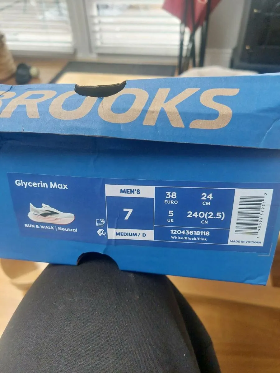 Brooks running shoes - Image 2