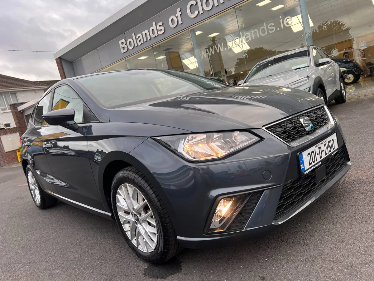**ONLY 5,700 Kms** 1.0 TSI 95BHP SE PLUS 5DR  **Fi - Image 1