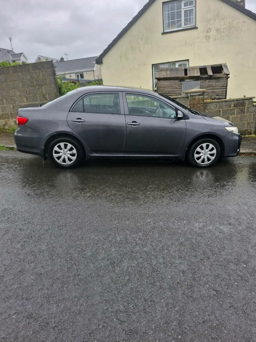 Toyota corolla - Image 2