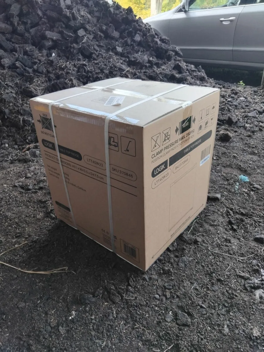 Mini fridge