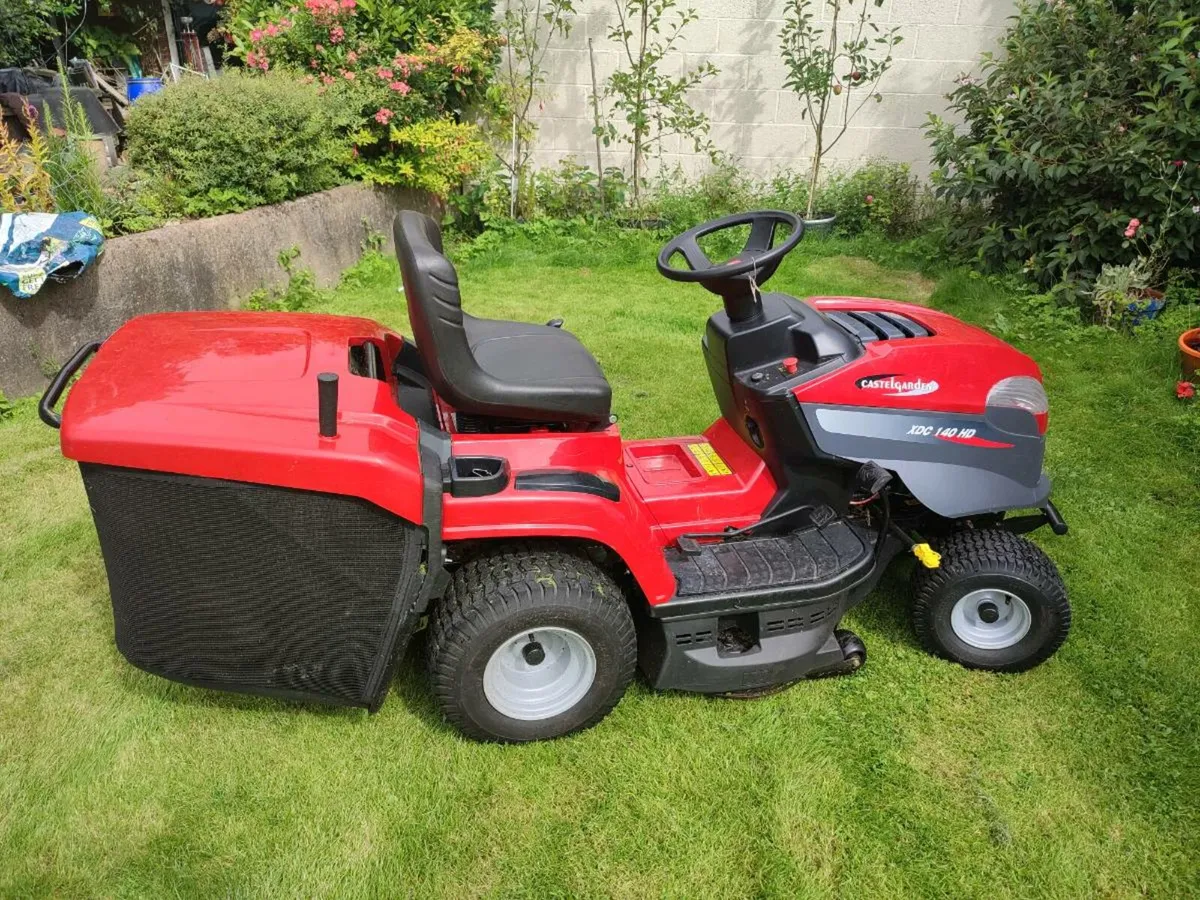 Ride on mower - Image 1