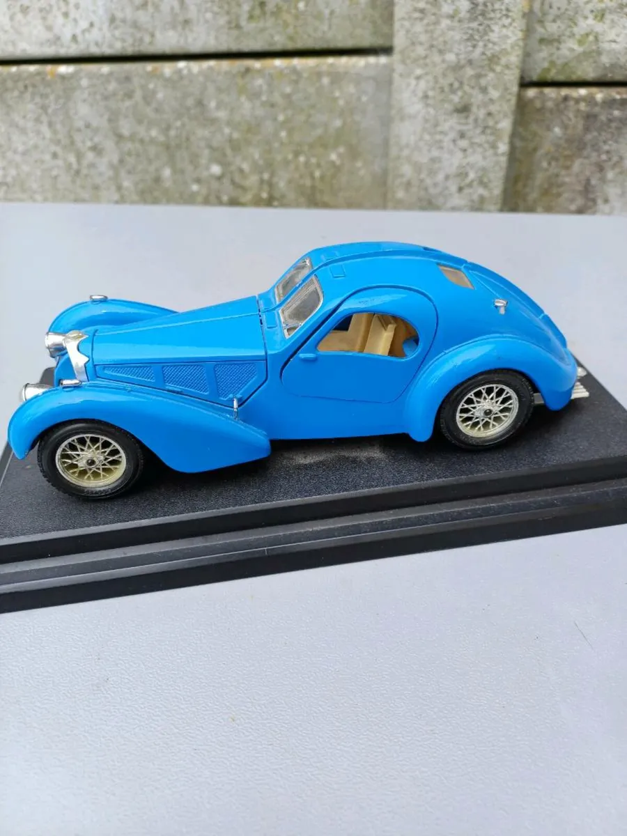 Vintage Bugatti Model Car - Image 3