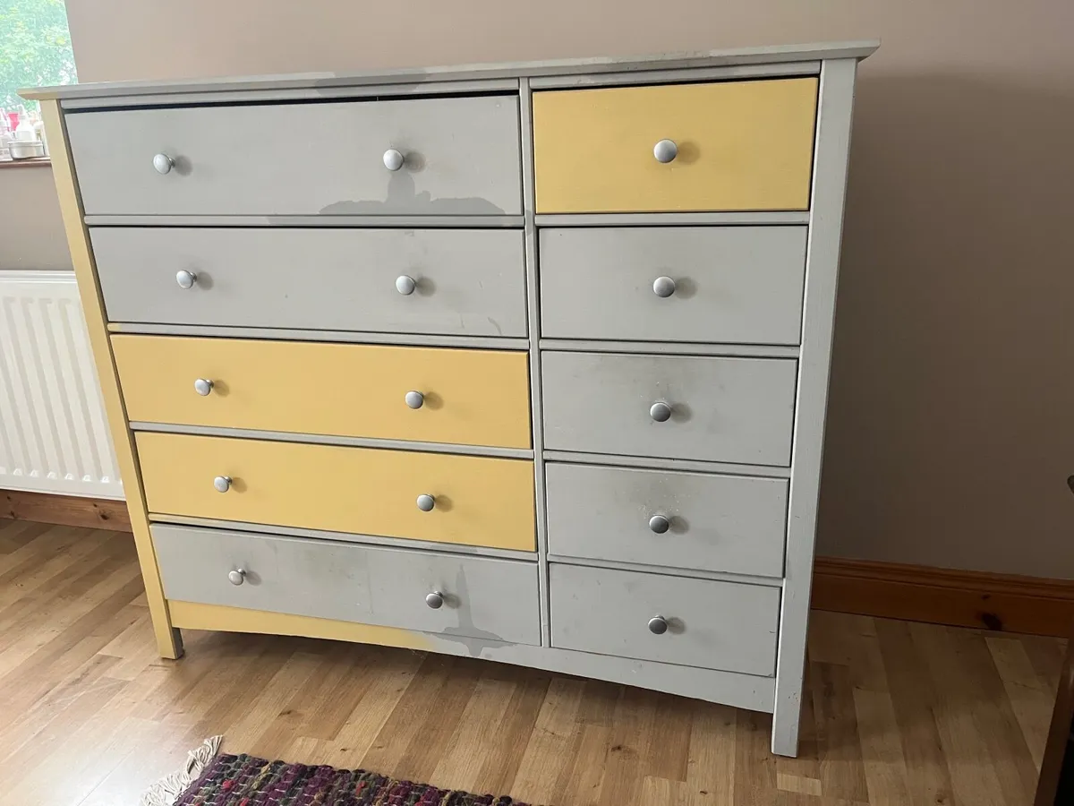 Chest of drawers - Image 1