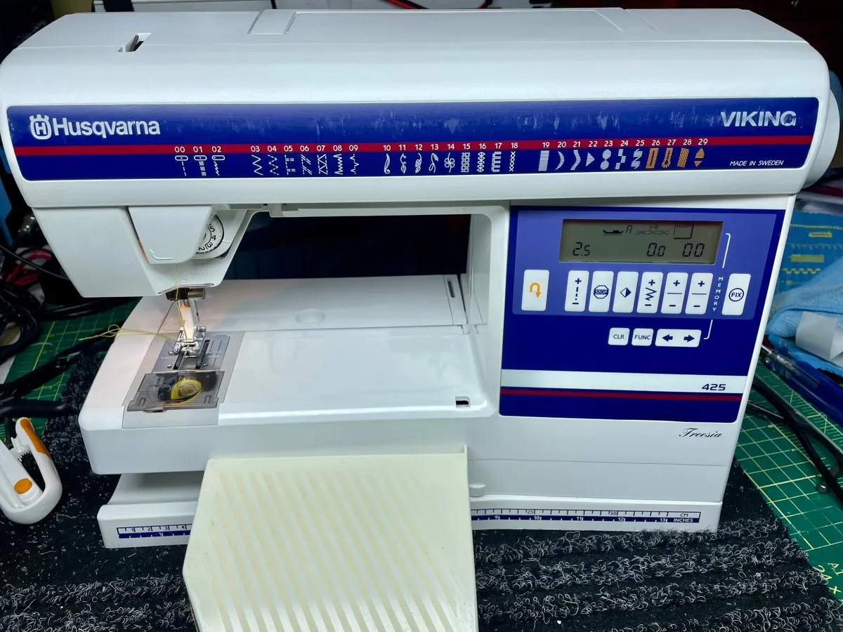 Huskvarna Viking Freisa 425 Sewing machine - Servi - Image 2