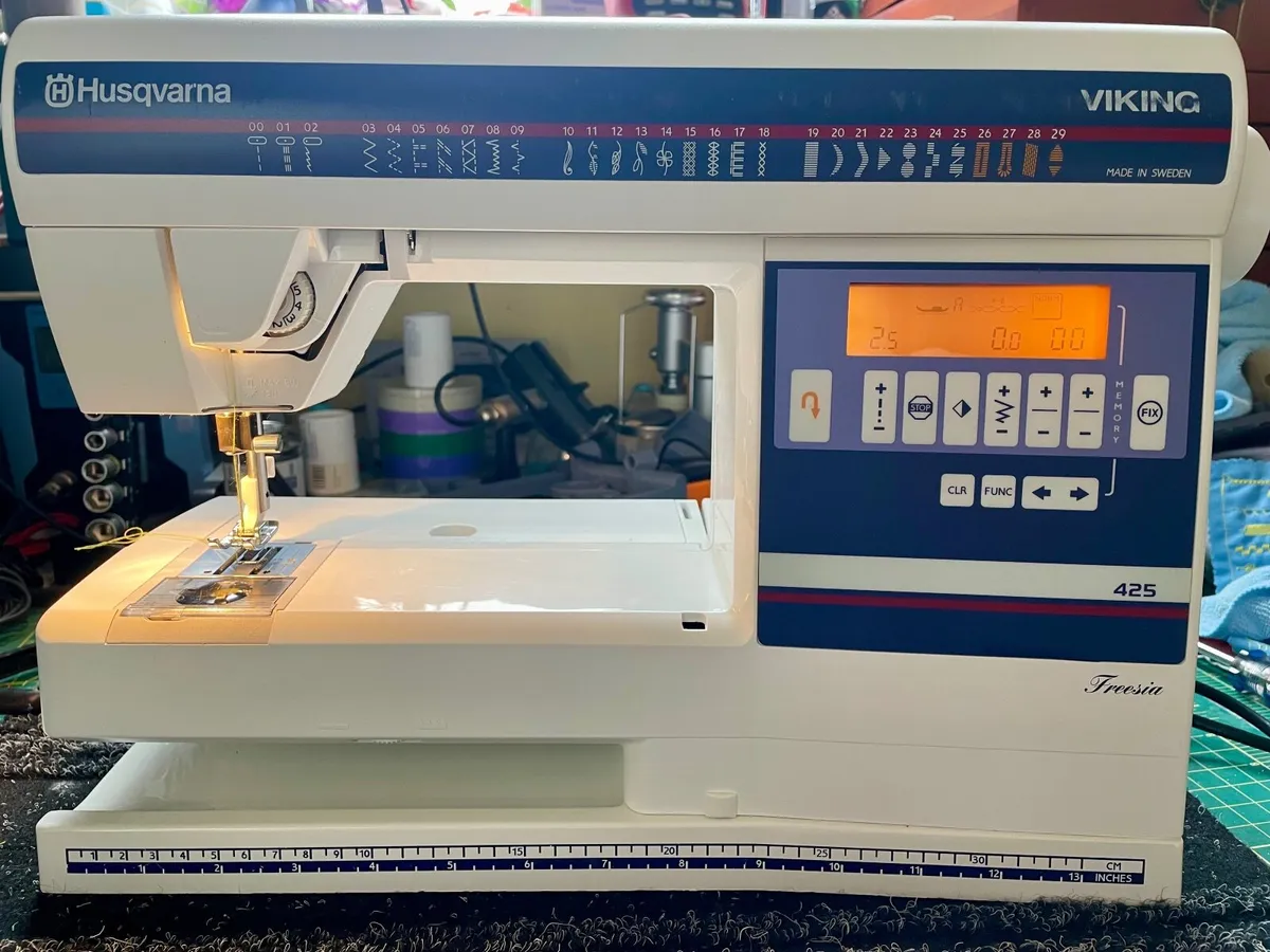 Huskvarna Viking Freisa 425 Sewing machine - Servi - Image 3