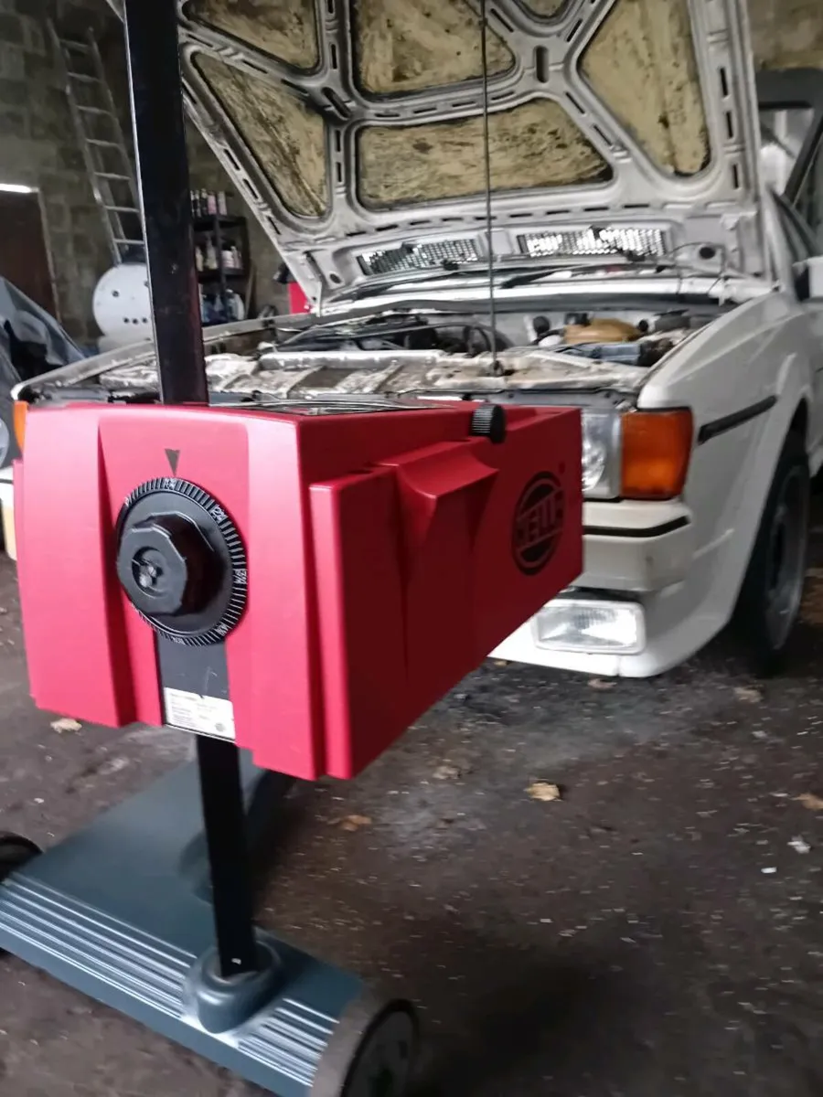 Hella Headlight Aligner - Image 1