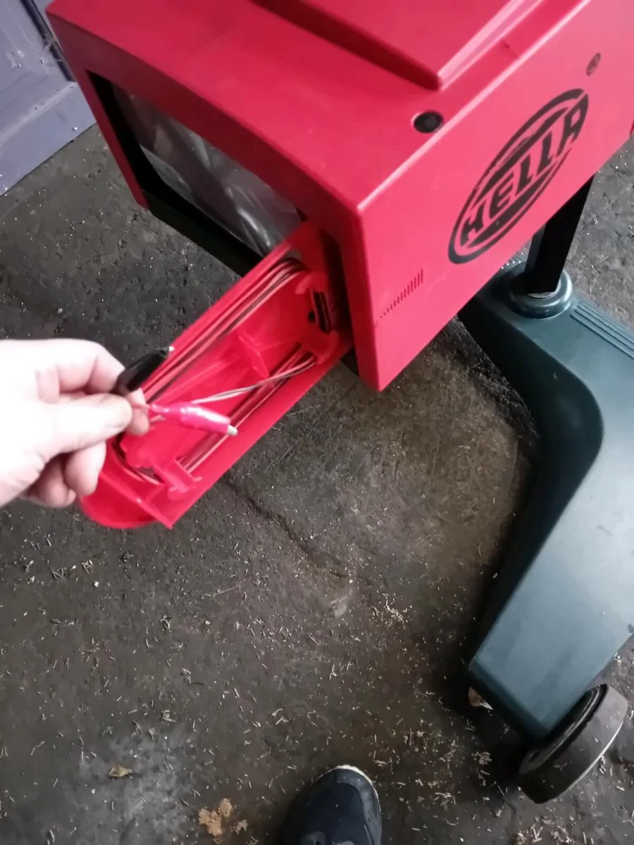Hella Headlight Aligner - Image 3